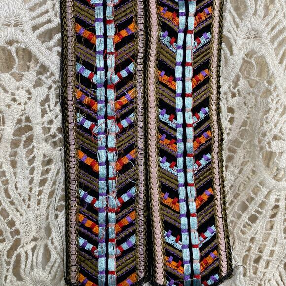 LF Native Rose Erin Cream Woven Embroidered Top Women's Size Medium/Large NWT - Picture 3 of 8